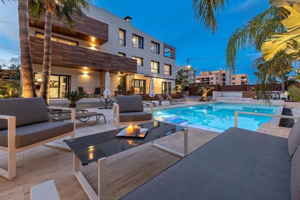 Luxury Casa Con Piscina, Wifi, 150M Dal Mare Apartment Miami Playa Екстериор снимка