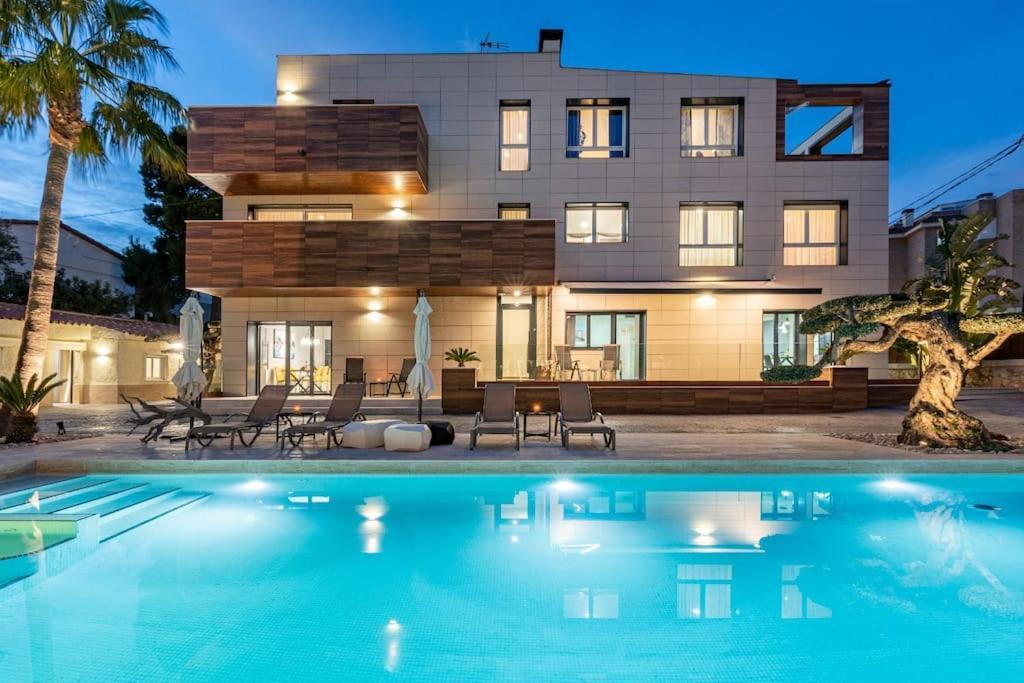 Luxury Casa Con Piscina, Wifi, 150M Dal Mare Apartment Miami Playa Екстериор снимка