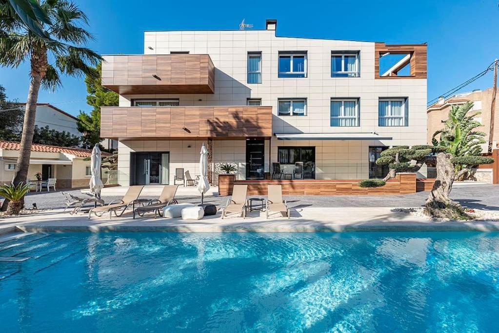 Luxury Casa Con Piscina, Wifi, 150M Dal Mare Apartment Miami Playa Екстериор снимка